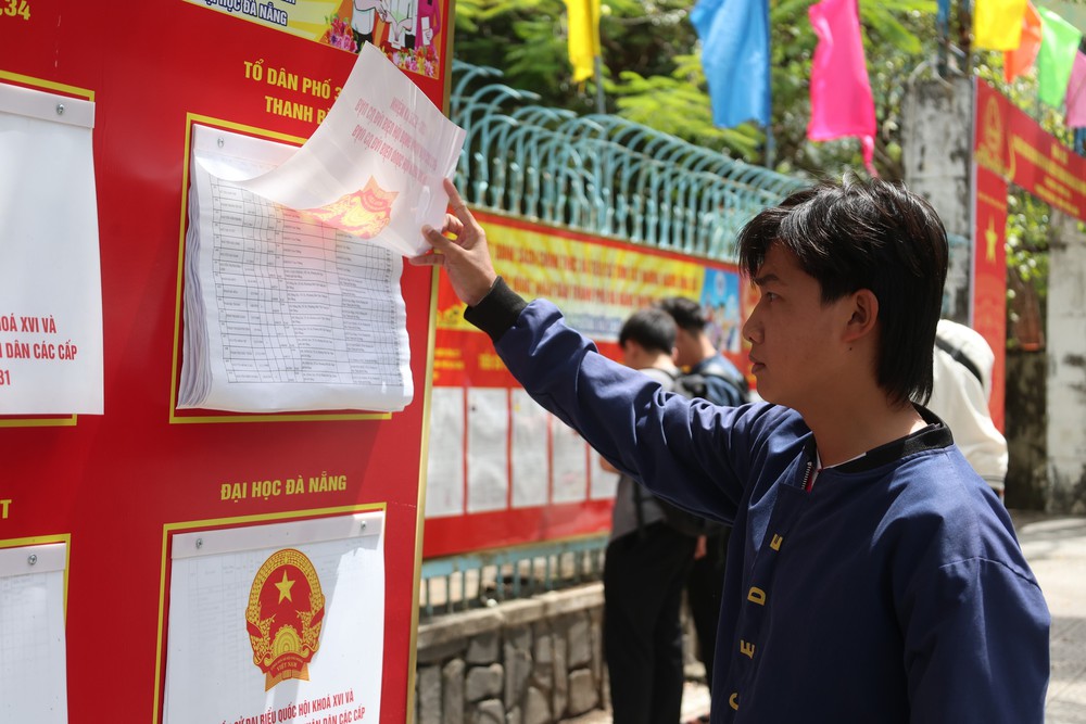 Bầu cử Quốc hội và HĐND: Cử tri trẻ nhận thức rõ về trách nhiệm và nghĩa vụ của công dân - Ảnh 2.