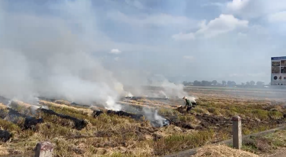 Từ khói bụi đến bầu trời "trong" - Ảnh 1.