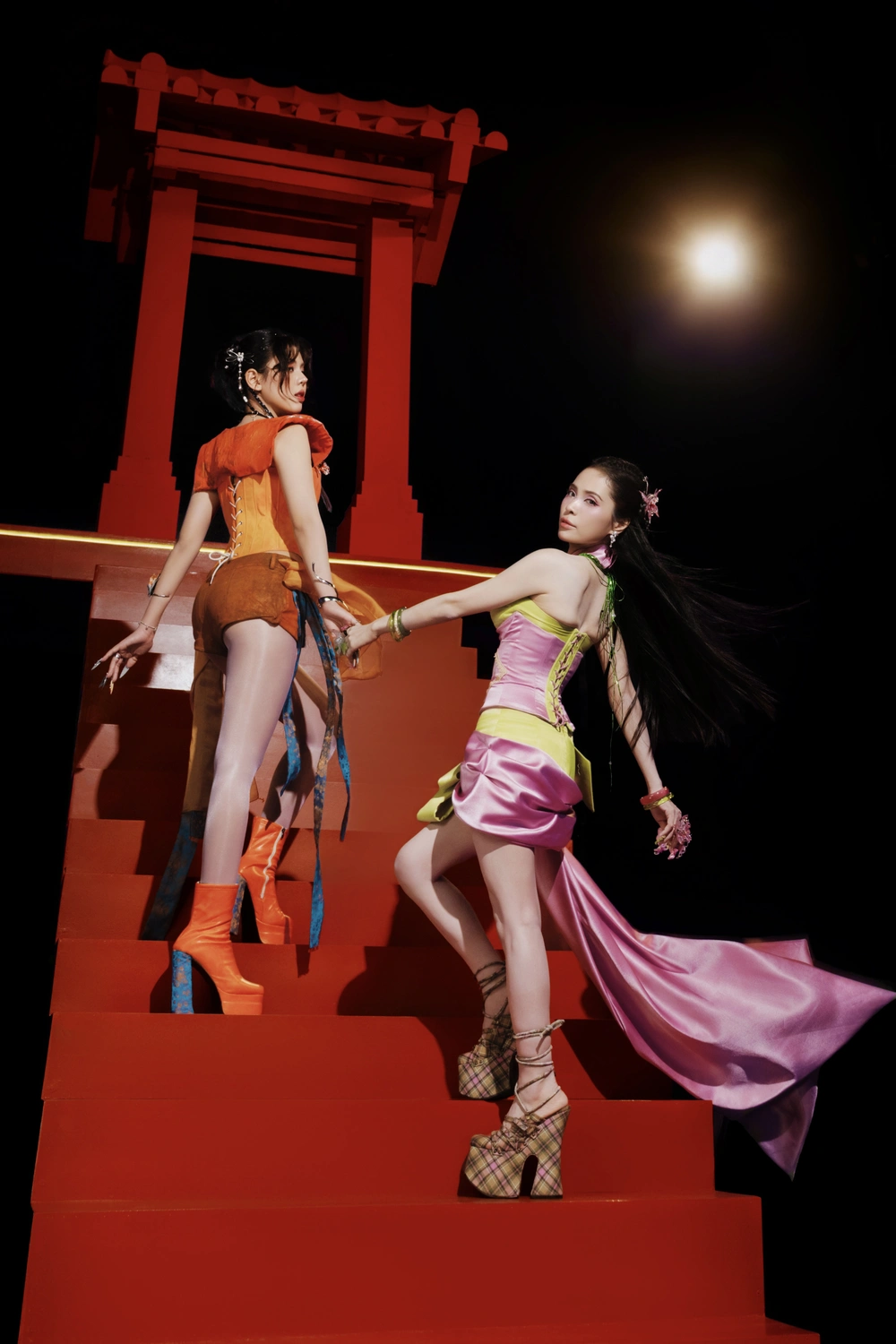 Ca nương Kiều Anh rủ dàn Chị Đẹp - Em Xinh vào MV “Nhả vía”  - Ảnh 3.