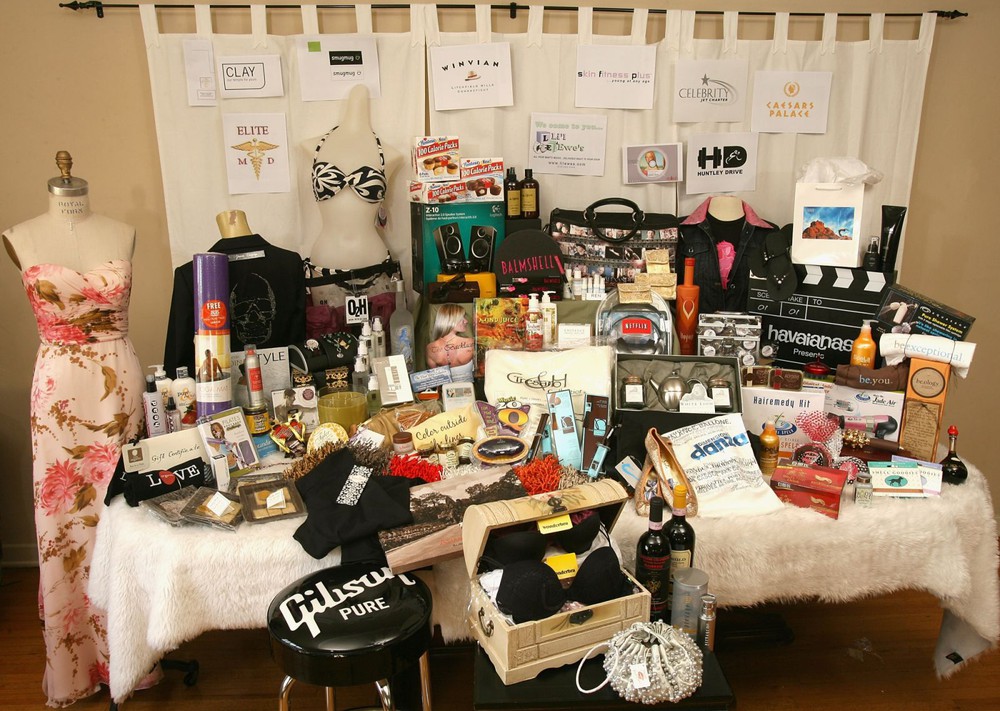 Bên trong túi quà xa xỉ dành cho các ứng viên Oscar: Câu chuyện tiếp thị đặc biệt của Hollywood - Ảnh 7.