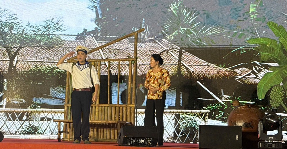 Sân khấu kịch Hà Nội hướng về ngày hội bầu cử - Ảnh 1.