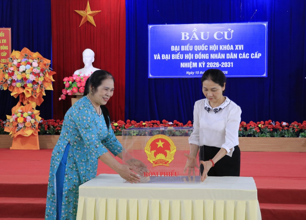 Bầu cử Quốc hội và HĐND: Đảm bảo các cử tri đều tự tay bỏ lá phiếu của mình - Ảnh 1.