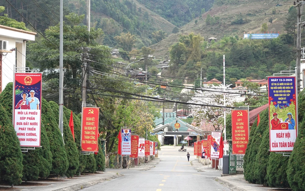 Bầu cử Quốc hội và HĐND: Đảm bảo các cử tri đều tự tay bỏ lá phiếu của mình - Ảnh 5.