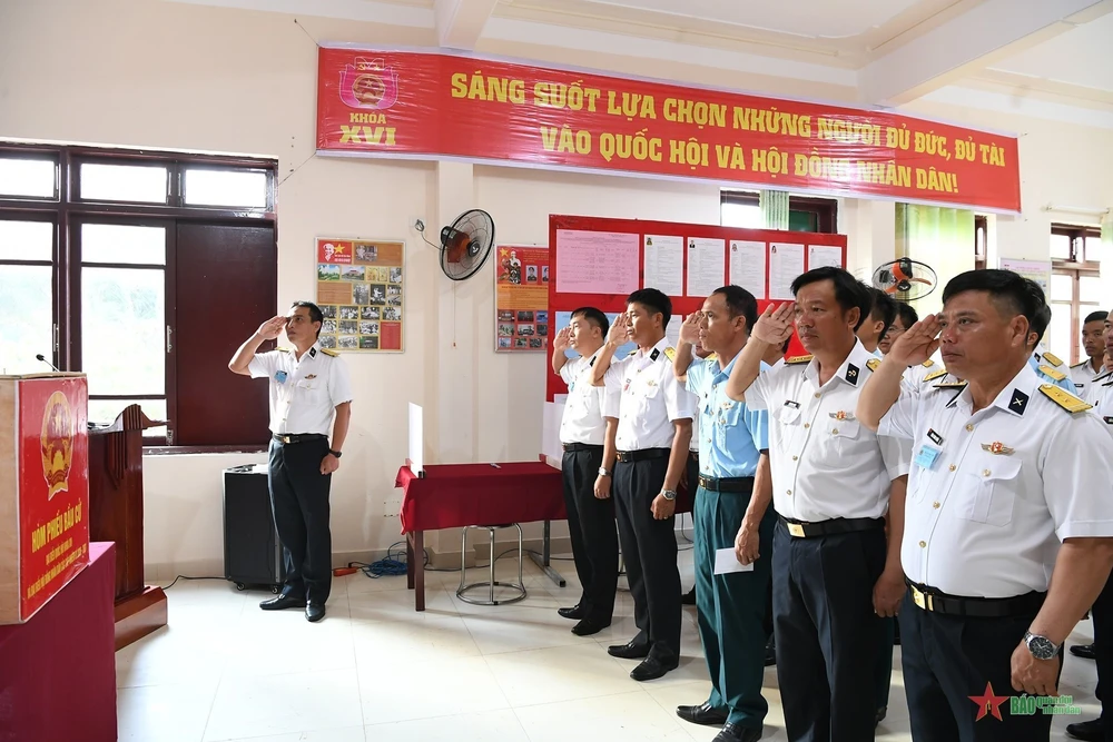 Bầu cử Quốc hội và HĐND: Lá phiếu giữa trùng khơi - niềm tin gửi về đất mẹ - Ảnh 5.