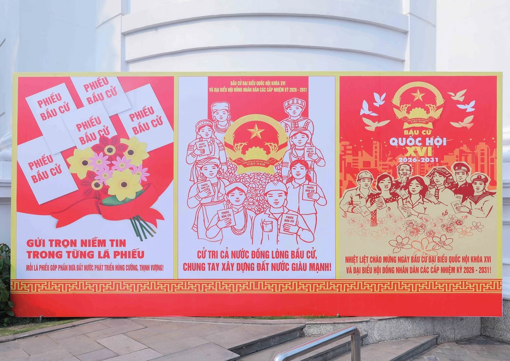 Đại sứ Lào Khamphao Ernthavanh: Bầu cử đại biểu Quốc hội khóa XVI là dấu mốc quan trọng trong đời sống chính trị của Việt Nam - Ảnh 2.