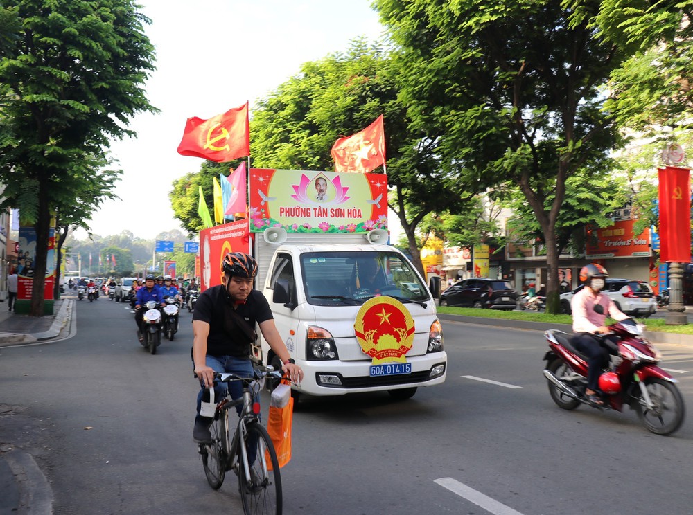 Tầm vóc mới, trách nhiệm mới từ cuộc bầu cử tại “siêu đô thị” Thành phố Hồ Chí Minh - Ảnh 2.