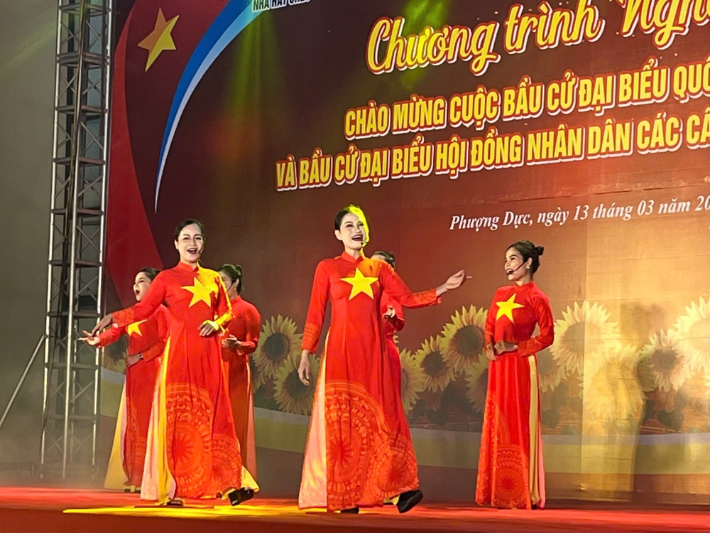 Rộn tiếng chèo vui cùng ngày hội non sông - Ảnh 2.