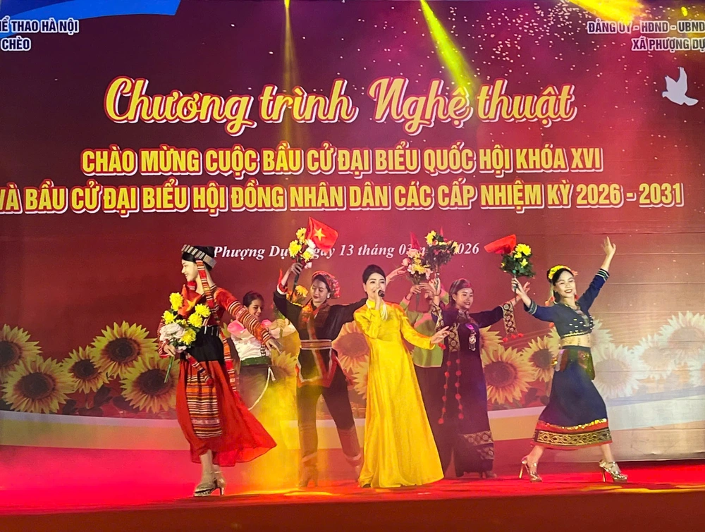 Rộn tiếng chèo vui cùng ngày hội non sông - Ảnh 3.