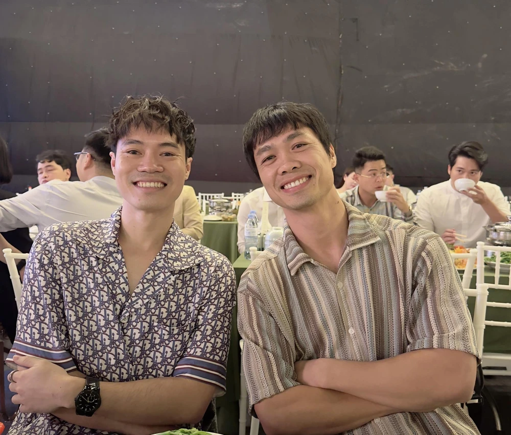 Công Phượng và dàn sao Thường Châu 2018 hội ngộ ở đám cưới của tiền vệ Đức Huy  - Ảnh 3.