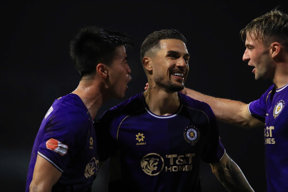 Cầu thủ nhập tịch Hoàng Hên: 'Tôi rất tự hào khi lần đầu tiên đi bầu cử' - Ảnh 1.