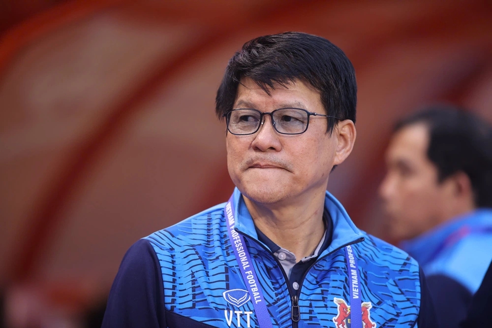 HLV Vũ Tiến Thành 'bắt bệnh' CLB Ninh Bình - Ảnh 1.