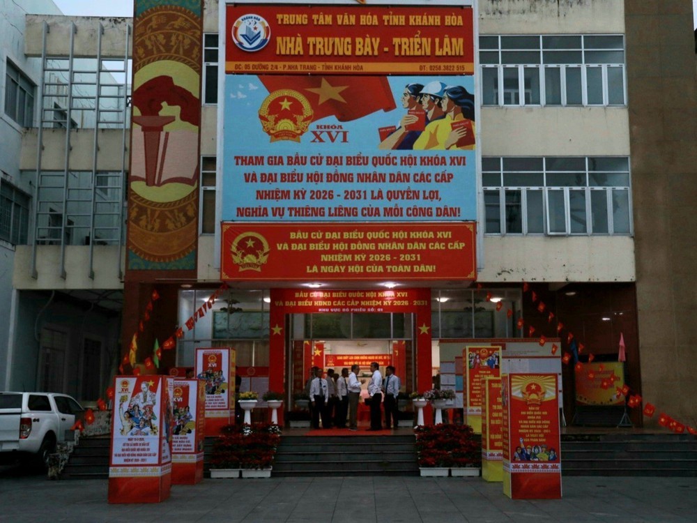 Hơn 1,6 triệu cử tri tỉnh Khánh Hòa đi bầu cử - Ảnh 1. Hơn 1,6 triệu cử tri tỉnh Khánh Hòa đi bầu cử - Ảnh 1.