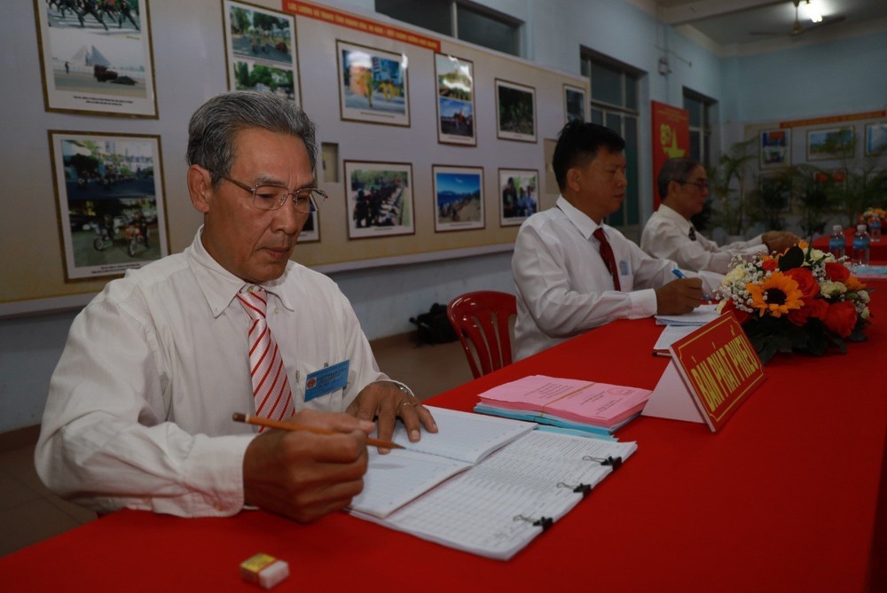 Hơn 1,6 triệu cử tri tỉnh Khánh Hòa đi bầu cử - Ảnh 2. Hơn 1,6 triệu cử tri tỉnh Khánh Hòa đi bầu cử - Ảnh 2.