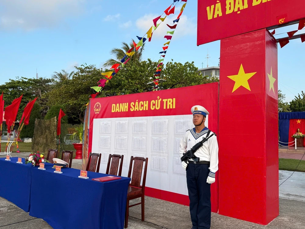 Khánh Hòa: Điểm bỏ phiếu số 14, đặc khu Trường Sa hoàn tất công tác chuẩn bị bầu cử - Ảnh 3.