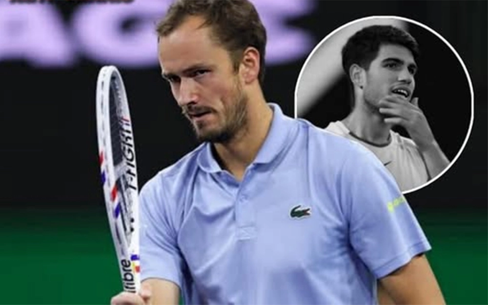 Alcaraz thua trận đầu tiên trong năm, lỡ hẹn chung kết Indian Wells Masters với Sinner - Ảnh 1. Alcaraz thua trận đầu tiên trong năm, lỡ hẹn chung kết Indian Wells Masters với Sinner - Ảnh 1.