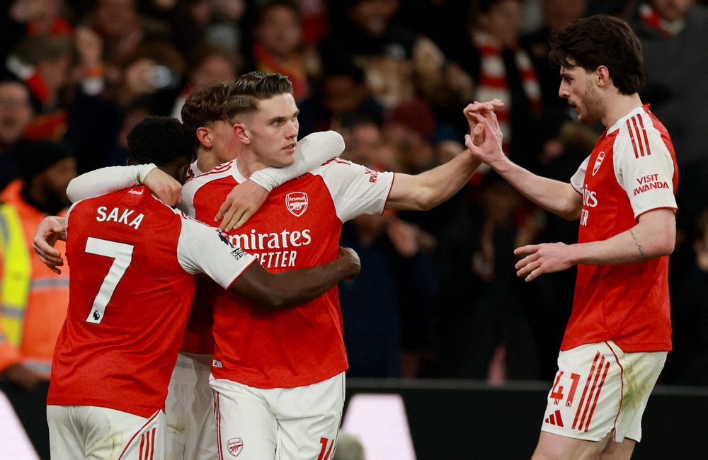 Vòng 30 Premier League: Arsenal không hoàn hảo, nhưng xứng đáng vô địch - Ảnh 1.