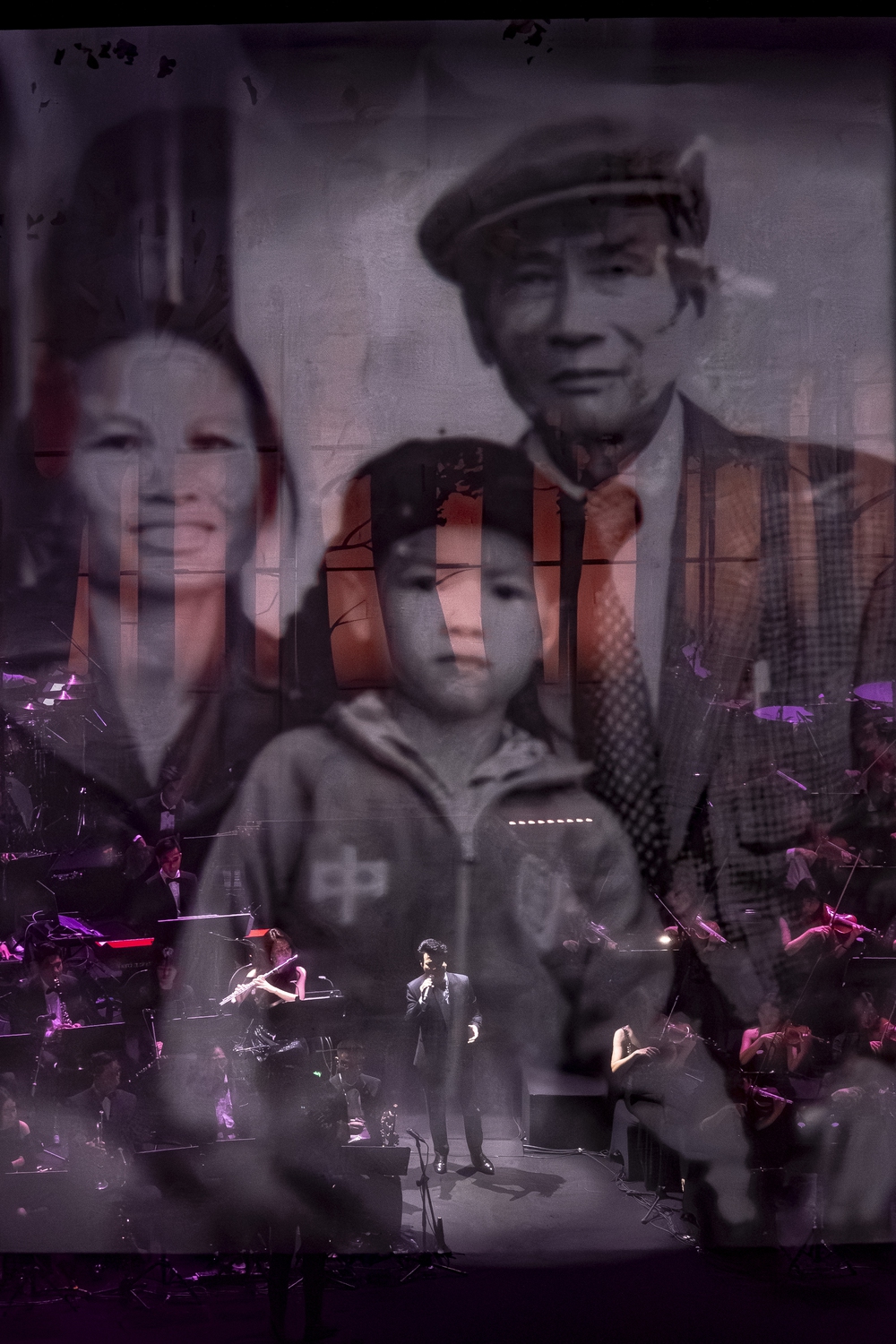 NSƯT Vũ Thắng Lợi: Người lính giữ lửa cho âm nhạc cách mạng - Ảnh 2. NSƯT Vũ Thắng Lợi: Người lính giữ lửa cho âm nhạc cách mạng - Ảnh 2.