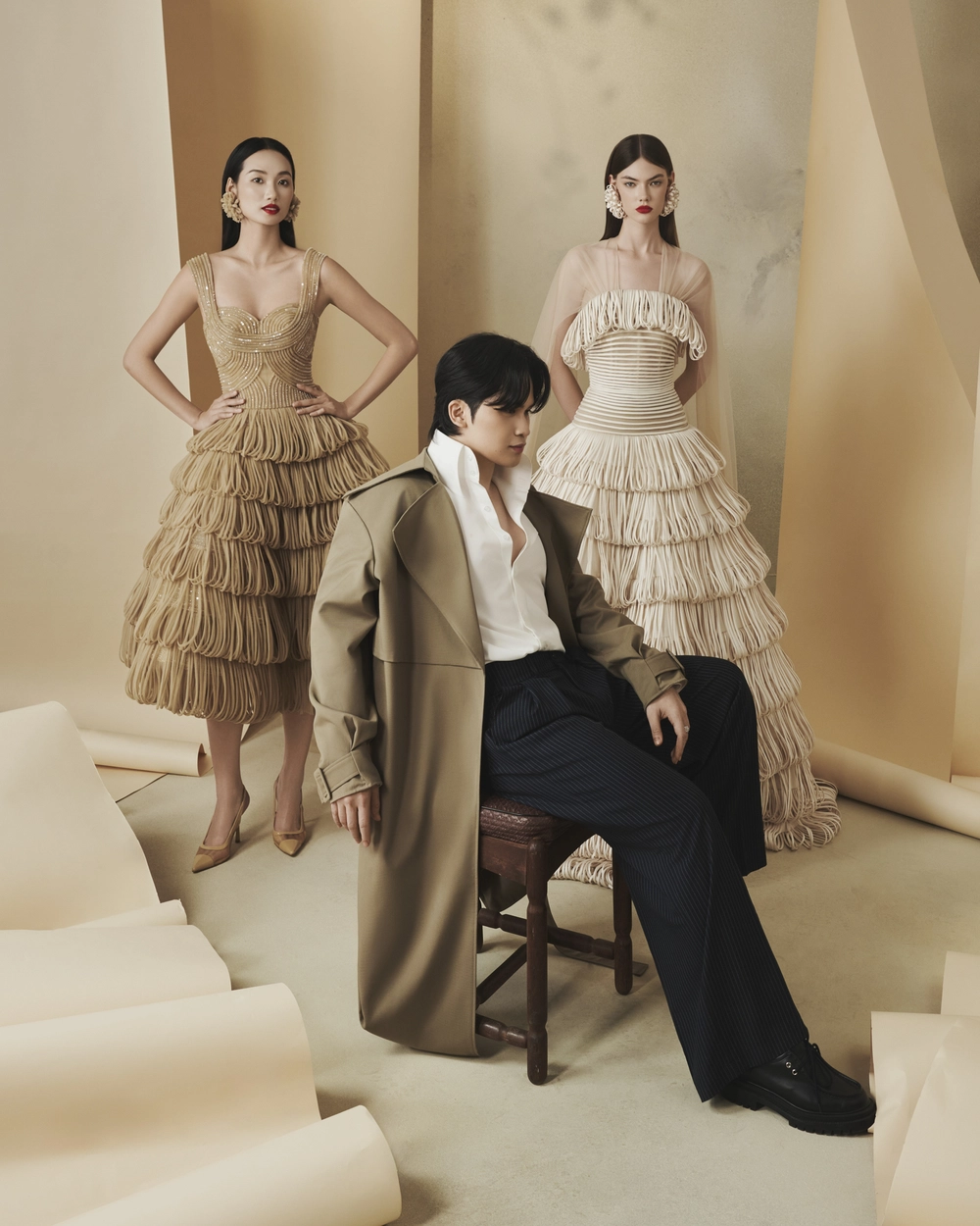 NTK Nguyễn Phúc Tuấn: Ấp ủ khát vọng mang thời trang Việt Nam chinh phục Paris - Ảnh 1. NTK Nguyễn Phúc Tuấn: Ấp ủ khát vọng mang thời trang Việt Nam chinh phục Paris - Ảnh 1.