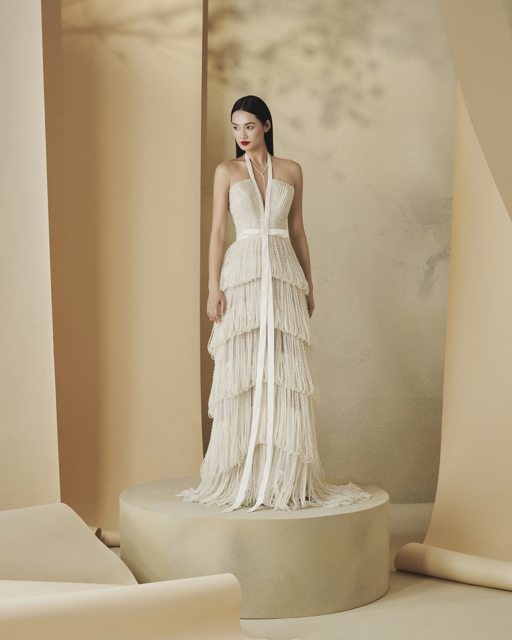 NTK Nguyễn Phúc Tuấn: Ấp ủ khát vọng mang thời trang Việt Nam chinh phục Paris - Ảnh 3. NTK Nguyễn Phúc Tuấn: Ấp ủ khát vọng mang thời trang Việt Nam chinh phục Paris - Ảnh 3.