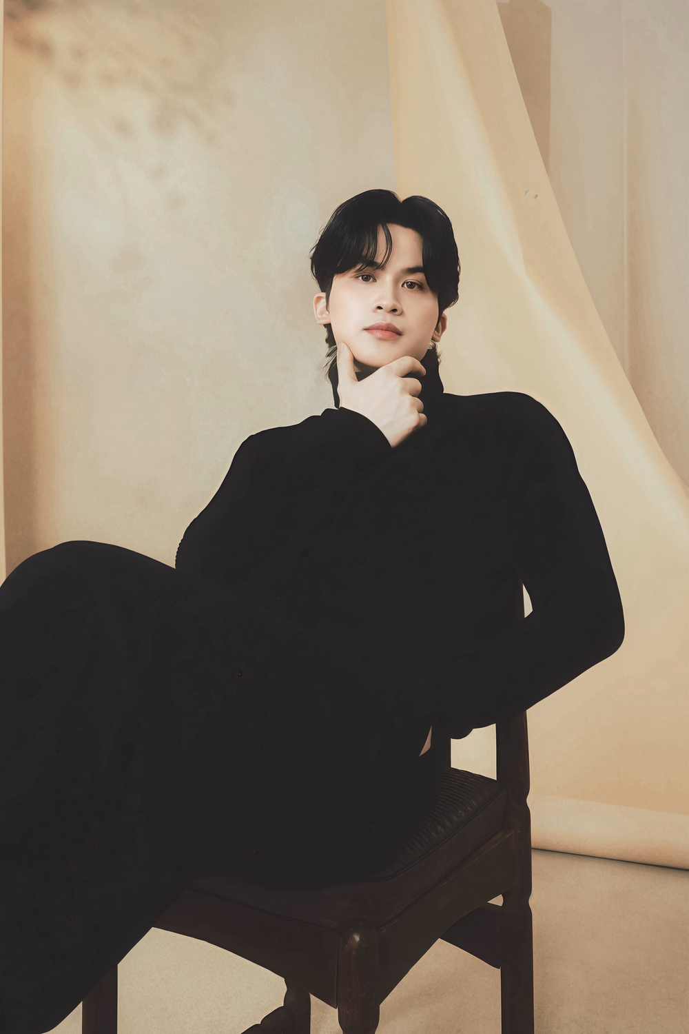 NTK Nguyễn Phúc Tuấn: Ấp ủ khát vọng mang thời trang Việt Nam chinh phục Paris - Ảnh 6. NTK Nguyễn Phúc Tuấn: Ấp ủ khát vọng mang thời trang Việt Nam chinh phục Paris - Ảnh 6.