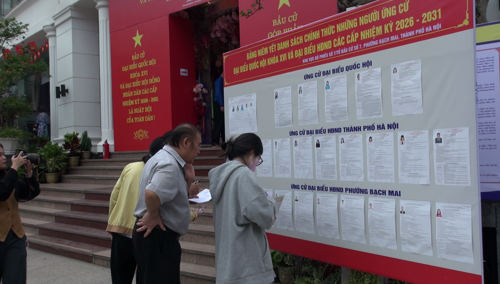 Nghệ sĩ hòa cùng cử tri trong ngày hội lớn của BET88 Ho Chi Minh City - Ảnh 4.