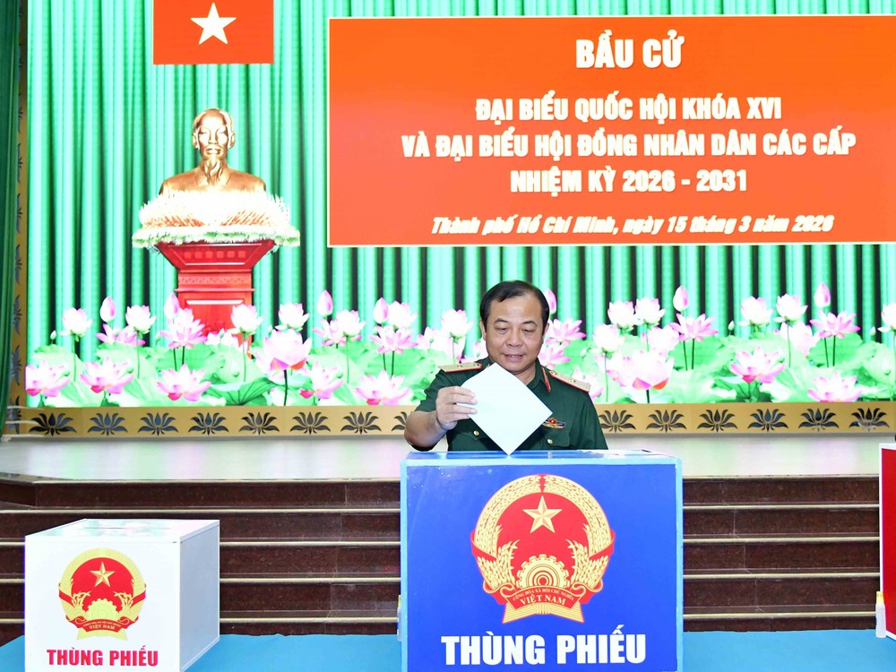 Cử tri Thành phố Hồ Chí Minh đi bỏ phiếu đạt tỷ lệ 96,67% - Ảnh 2. Cử tri Thành phố Hồ Chí Minh đi bỏ phiếu đạt tỷ lệ 96,67% - Ảnh 2.