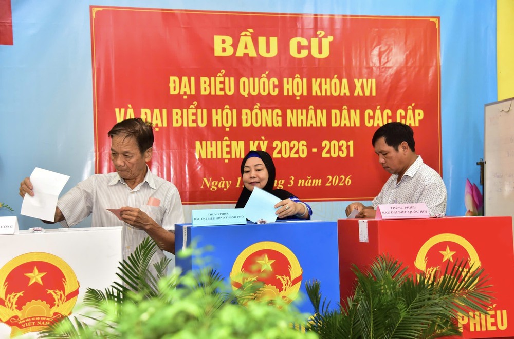 Cử tri Thành phố Hồ Chí Minh đi bỏ phiếu đạt tỷ lệ 96,67% - Ảnh 1. Cử tri Thành phố Hồ Chí Minh đi bỏ phiếu đạt tỷ lệ 96,67% - Ảnh 1.