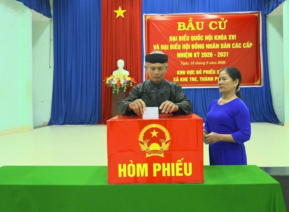 Hoàn thành bỏ phiếu bầu cử đại biểu Quốc hội khóa XVI và đại biểu HĐND các cấp nhiệm kỳ 2026-2031 - Ảnh 2. Hoàn thành bỏ phiếu bầu cử đại biểu Quốc hội khóa XVI và đại biểu HĐND các cấp nhiệm kỳ 2026-2031 - Ảnh 2.