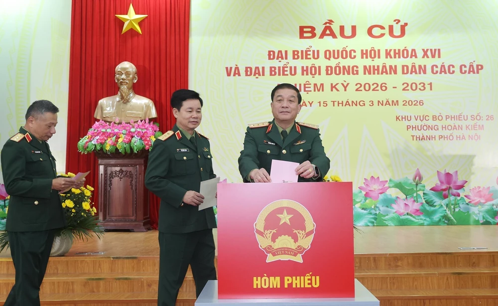 Chủ tịch nước Lương Cường bầu cử tại phường Hoàn Kiếm, Hà Nội - Ảnh 7.