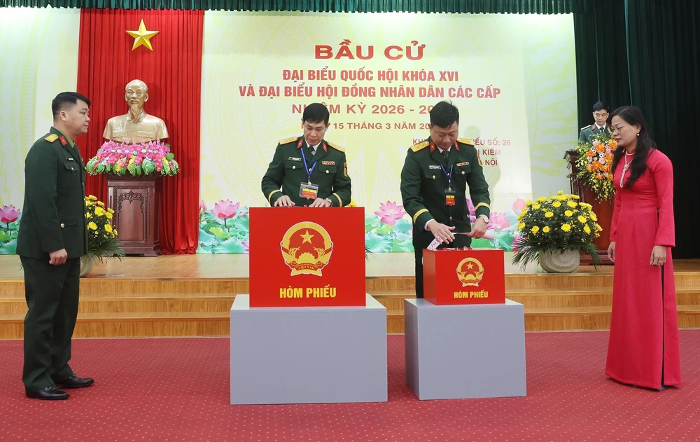 Chủ tịch nước Lương Cường bầu cử tại phường Hoàn Kiếm, Hà Nội - Ảnh 8.