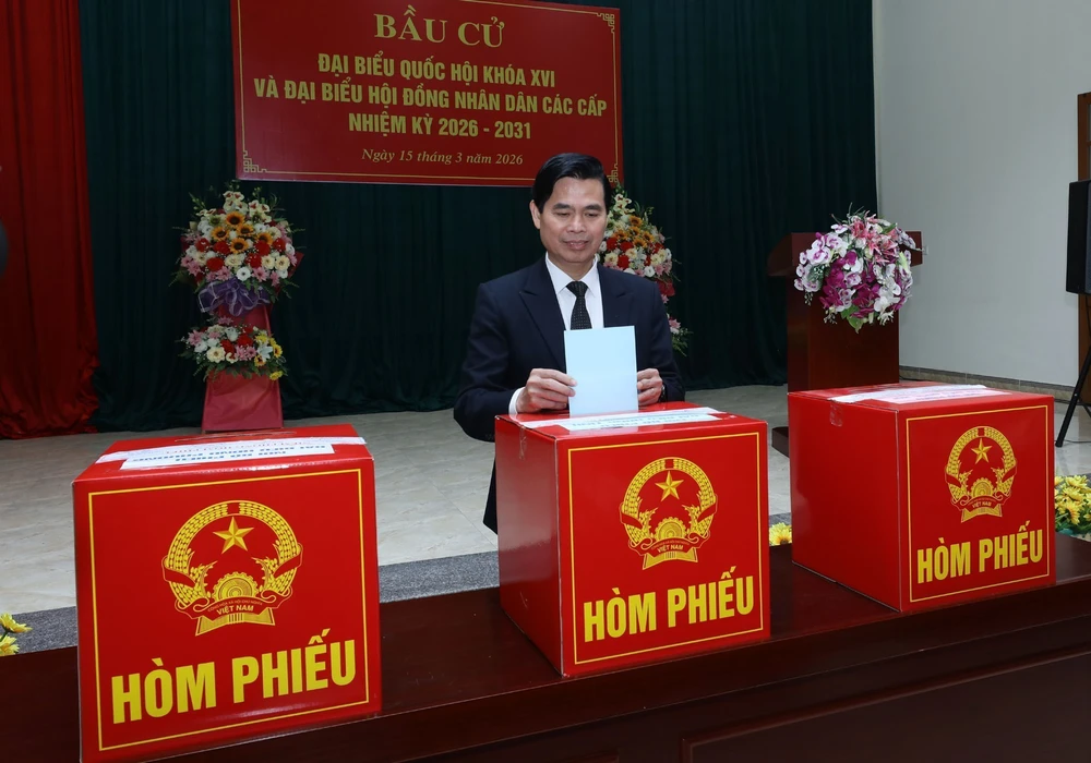 CẬP NHẬT: Cử tri Lạng Sơn hân hoan đi bầu cử - Ảnh 6. CẬP NHẬT: Cử tri Lạng Sơn hân hoan đi bầu cử - Ảnh 6.