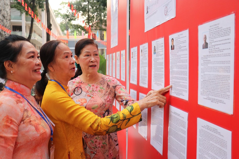 Bầu cử Quốc hội và HĐND: Cử tri thành phố mang tên Bác bước vào ngày hội toàn dân - Ảnh 2. Bầu cử Quốc hội và HĐND: Cử tri thành phố mang tên Bác bước vào ngày hội toàn dân - Ảnh 2.