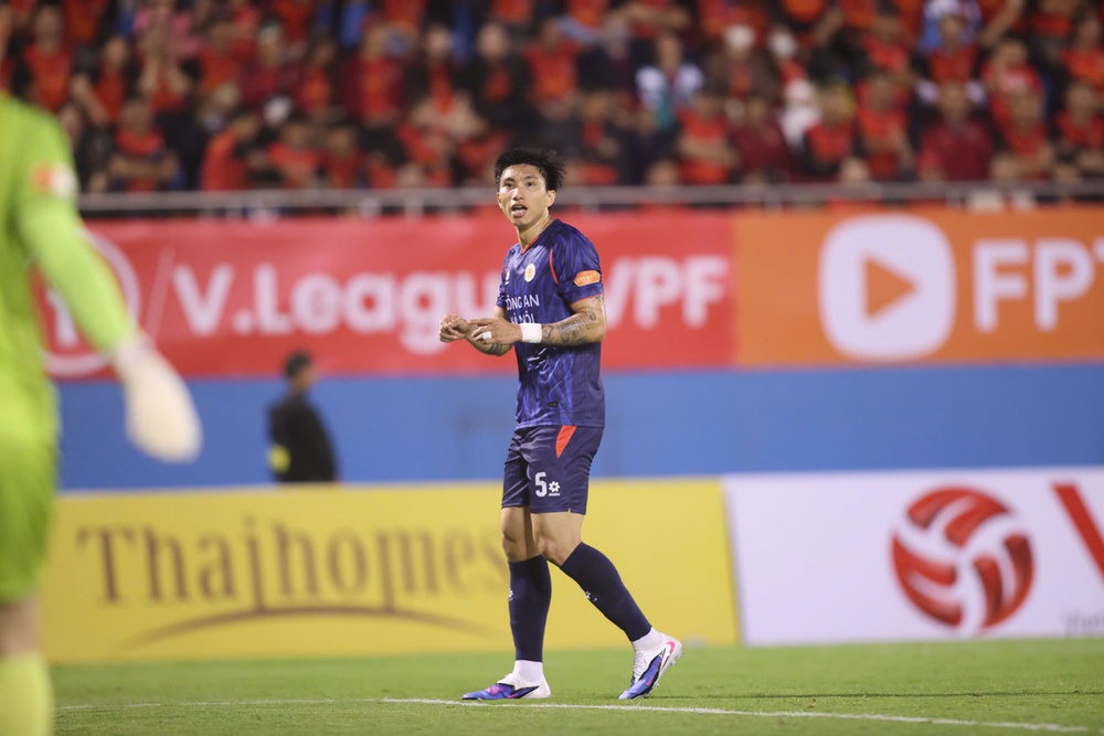 Từ nỗi đau chấn thương đến "niềm vui trở lại" của Văn Hậu - Ảnh 3.