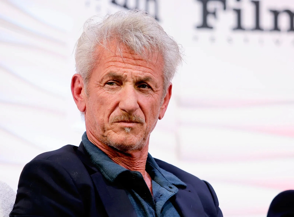 Sean Penn: Nghệ sĩ đa tài giành Oscar thứ ba với "One Battle After Another" - Ảnh 3.