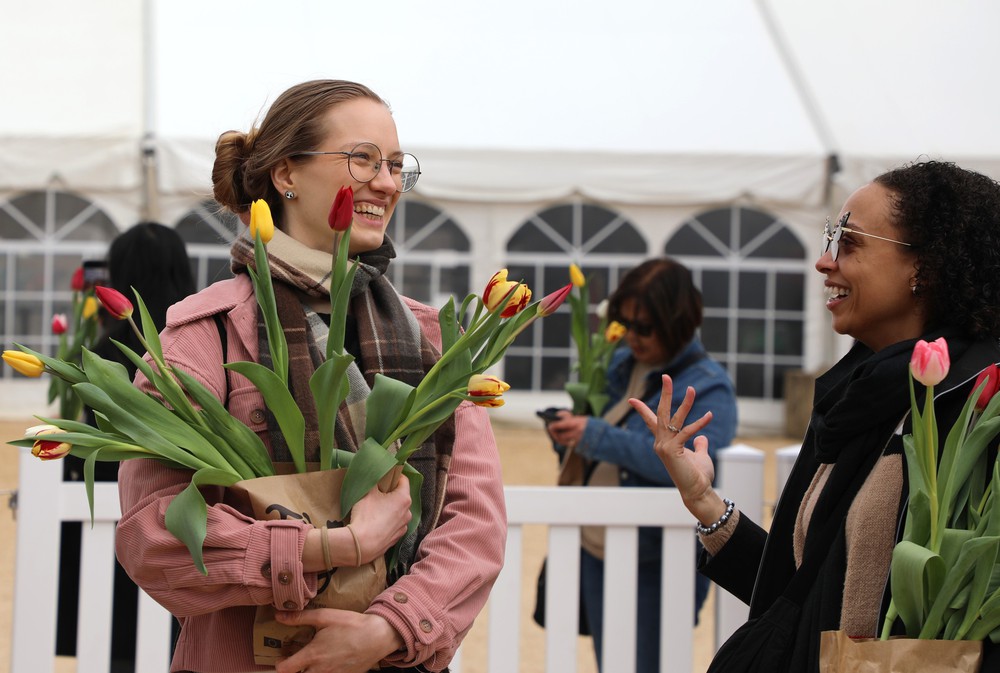 Mỹ: Washington DC rực rỡ Ngày hội hoa Tulip - Ảnh 6.