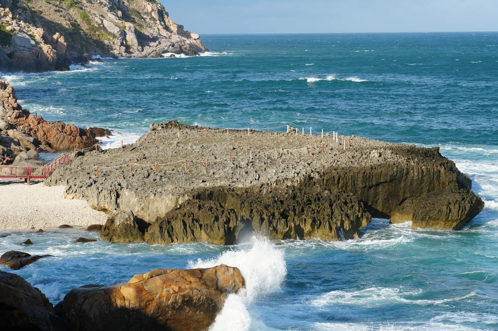 Những điểm hấp dẫn tại Hang Rái - Vườn quốc gia Núi Chúa - Ảnh 3. Những điểm hấp dẫn tại Hang Rái - Vườn quốc gia Núi Chúa - Ảnh 3.