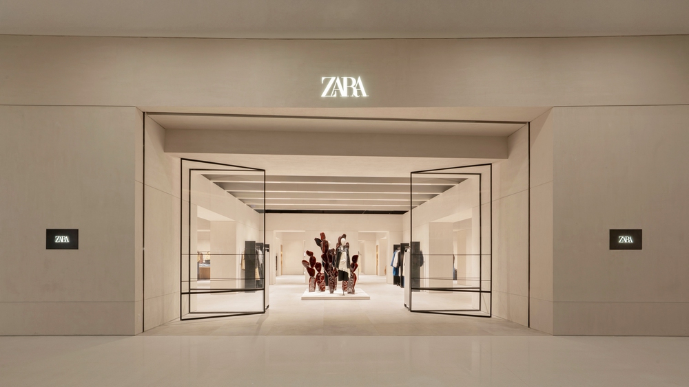 Zara khai trương cửa hàng mới tại Crescent Mall - Ảnh 1.