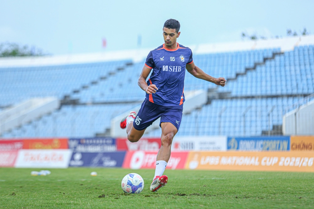 Vì sao cầu thủ Đỗ Phi Long không được triệu tập lên ĐT Việt Nam? - Ảnh 1.