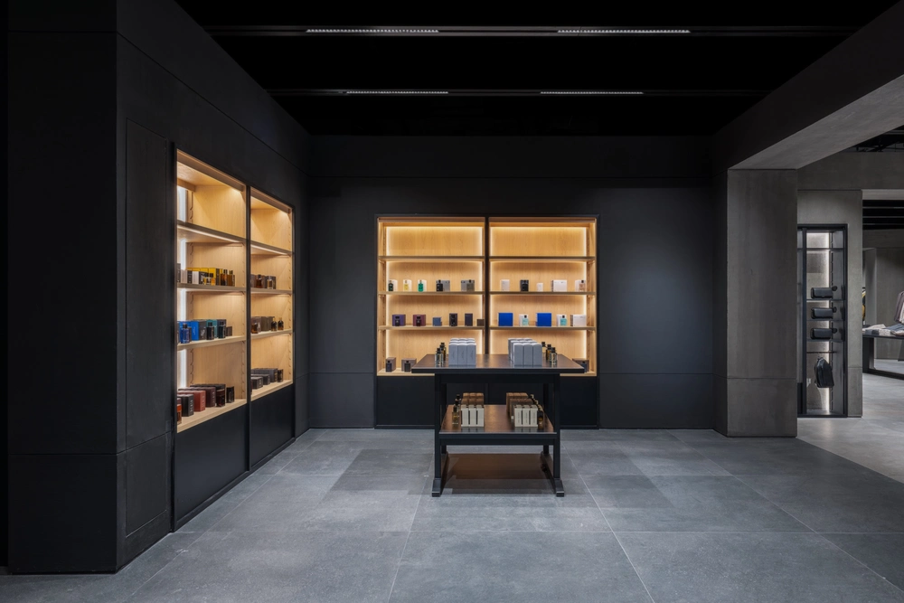 Zara khai trương cửa hàng mới tại Crescent Mall - Ảnh 4.