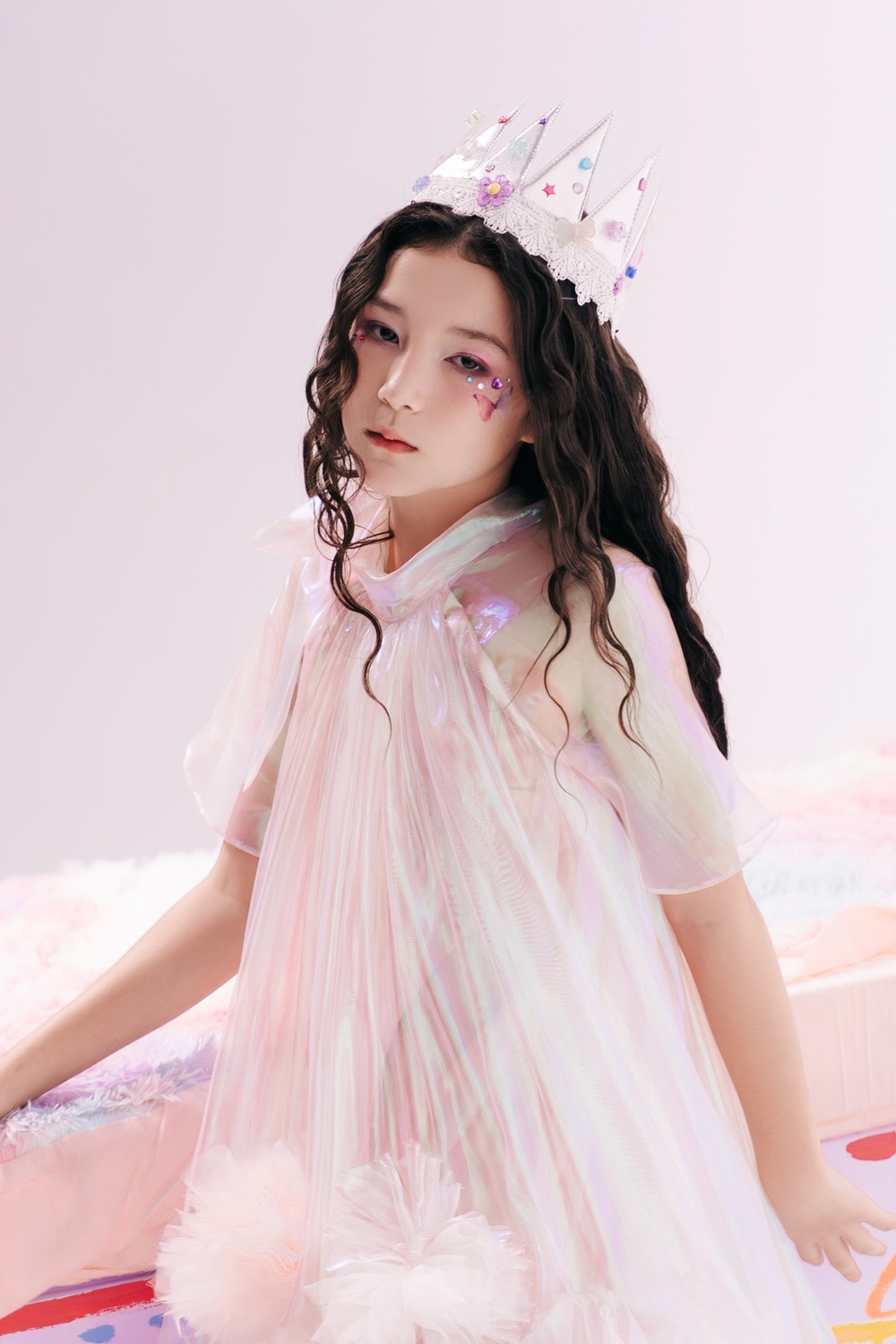 Tân binh mới của V-pop: Con lai Việt - Đức,  sở hữu "profile khủng" - Ảnh 1.