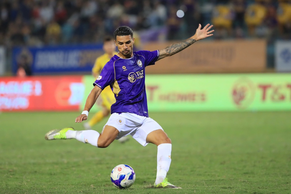 Hoàng Hên sát cánh cùng Xuân Son, đội tuyển Việt Nam có hàng công cực mạnh đấu Malaysia - Ảnh 1. Hoàng Hên sát cánh cùng Xuân Son, đội tuyển Việt Nam có hàng công cực mạnh đấu Malaysia - Ảnh 1.