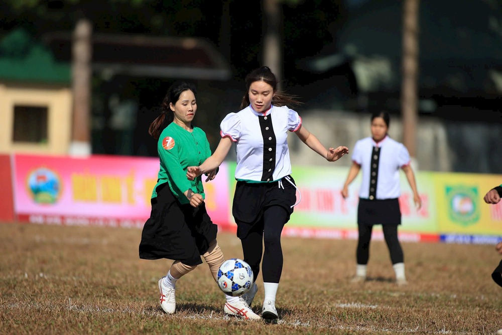 8 đội bóng tranh tài tại giải bóng đá nữ các DTTS tỉnh Gia Lai mở rộng - Cúp VTV5 - Ảnh 3. 8 đội bóng tranh tài tại giải bóng đá nữ các DTTS tỉnh Gia Lai mở rộng - Cúp VTV5 - Ảnh 3.
