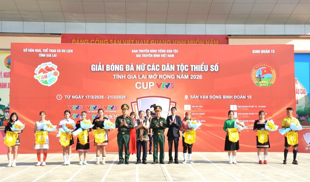 8 đội bóng tranh tài tại giải bóng đá nữ các DTTS tỉnh Gia Lai mở rộng - Cúp VTV5 - Ảnh 2. 8 đội bóng tranh tài tại giải bóng đá nữ các DTTS tỉnh Gia Lai mở rộng - Cúp VTV5 - Ảnh 2.