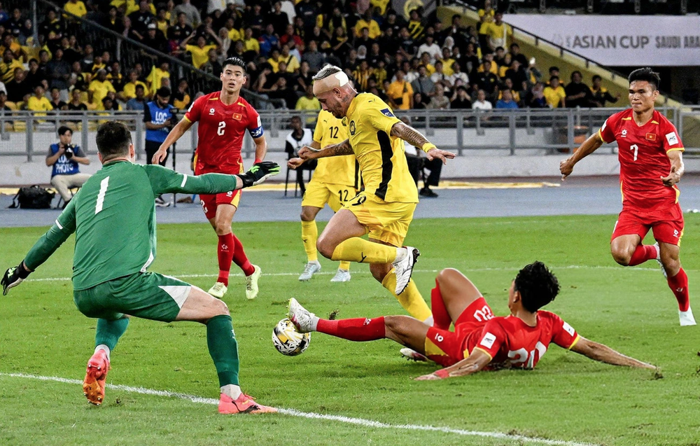 Bóng đá Malaysia chịu quá nhiều tổn thương bởi bóng đá Việt Nam - Ảnh 1.