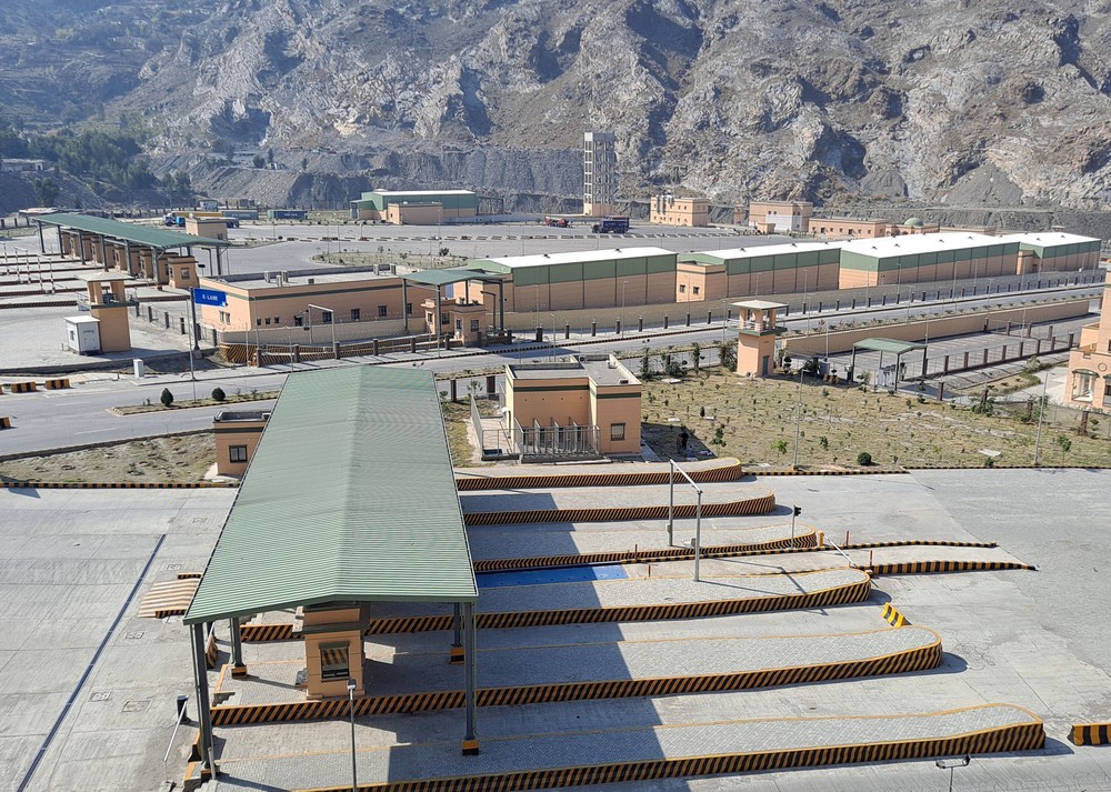 Không kích nhằm vào cơ sở cai nghiện ở thủ đô Afghanistan, ít nhất 400 người thiệt mạng - Ảnh 1.