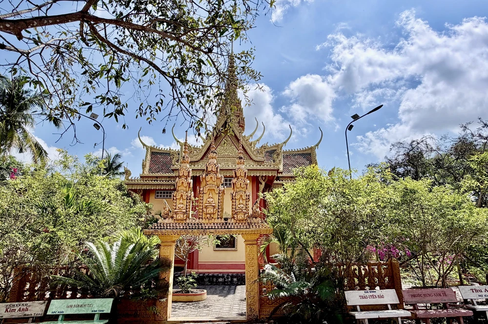 Vẻ đẹp thanh bình của chùa Tà Pạ giữa vùng Bảy Núi, An Giang - Ảnh 3.