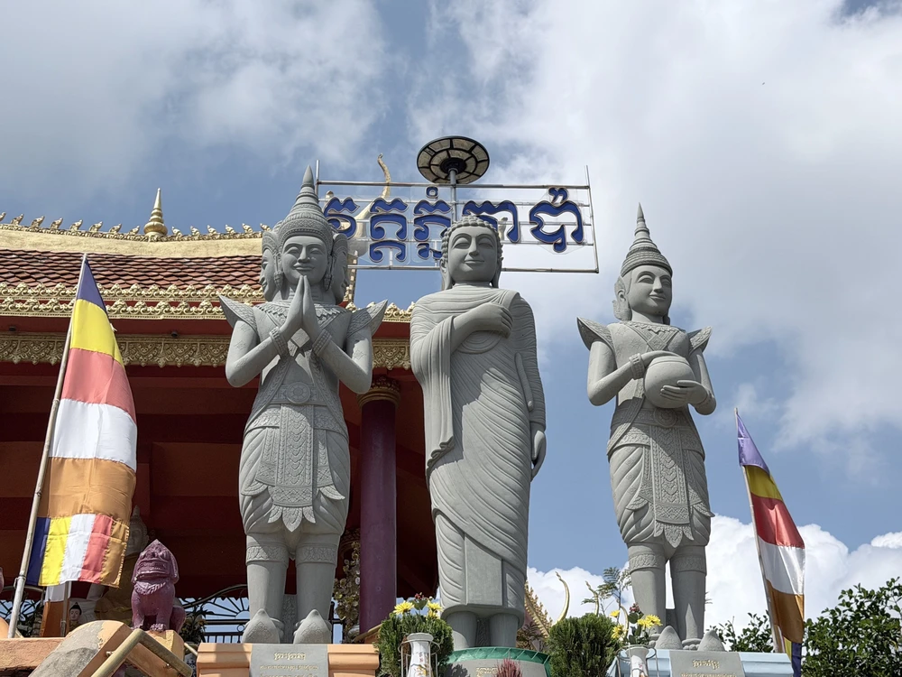 Vẻ đẹp thanh bình của chùa Tà Pạ giữa vùng Bảy Núi, An Giang - Ảnh 5.