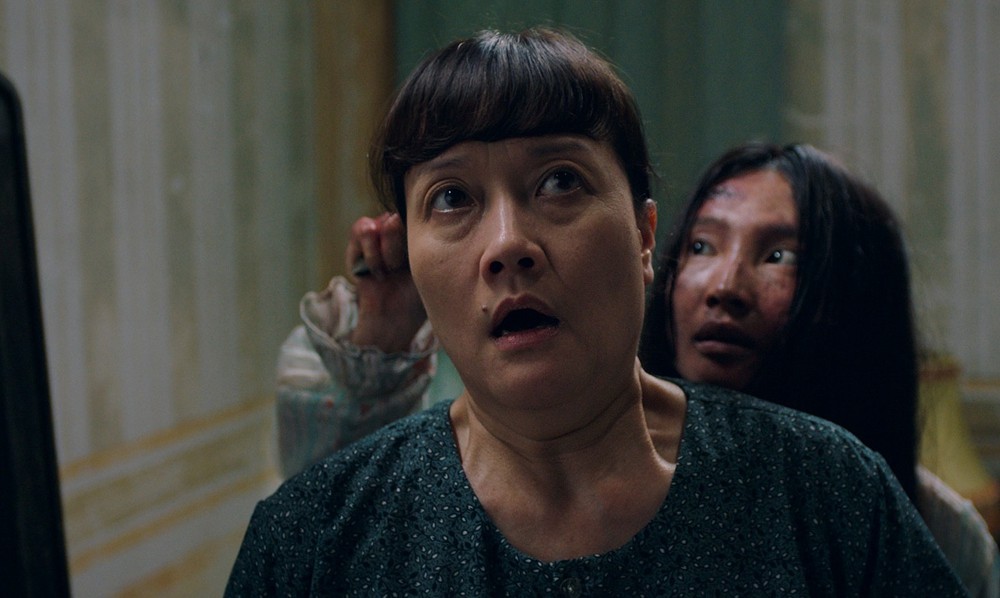 Vân Dung nằm dưới bùn 3 tiếng, tiết lộ bản thân thực sự sợ ma khi đóng 'Quỷ nhập tràng' 2 - Ảnh 1.