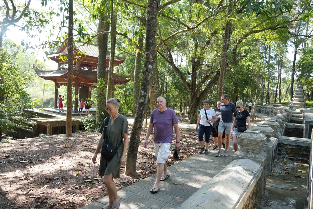 Chùa Từ Hiếu - danh lam thắng cảnh nổi tiếng của Cố đô Huế - Ảnh 8.