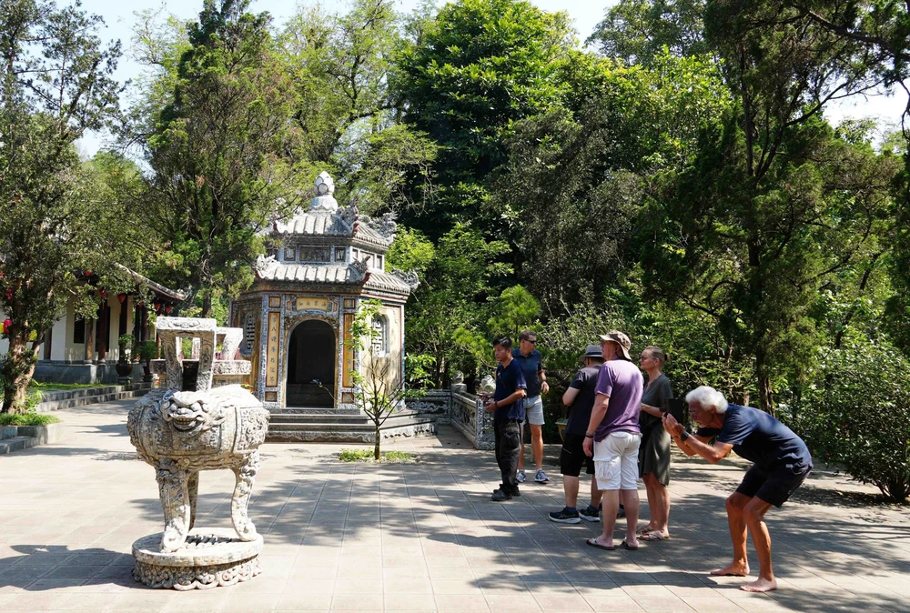 Chùa Từ Hiếu - danh lam thắng cảnh nổi tiếng của Cố đô Huế - Ảnh 9.